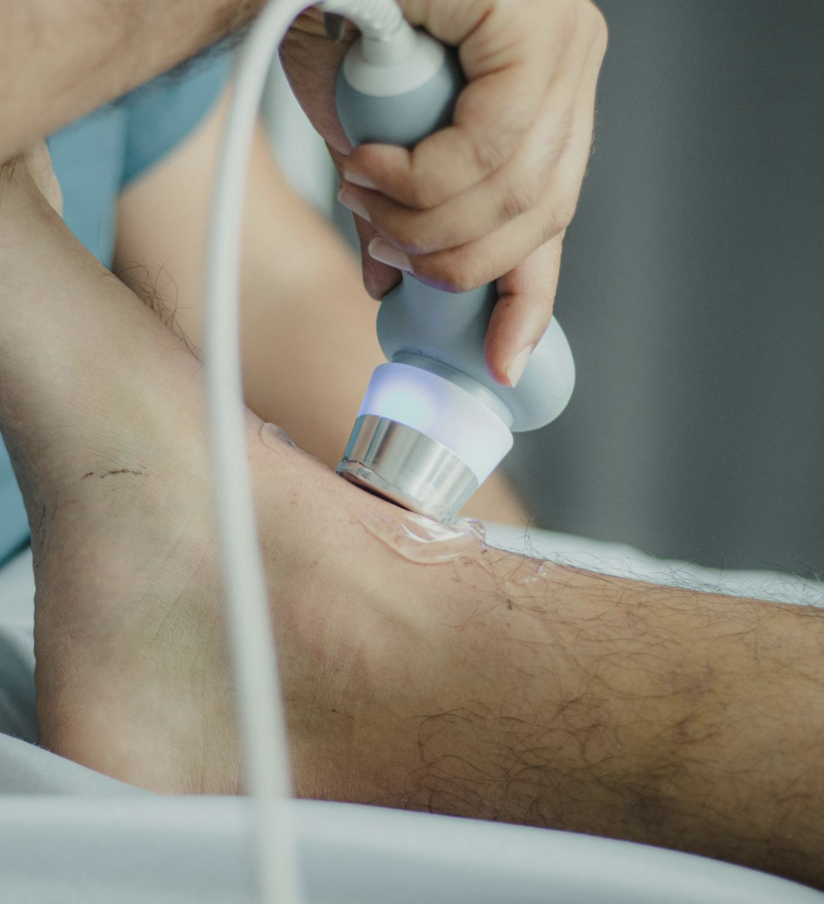 Therapeutic ultrasound device
